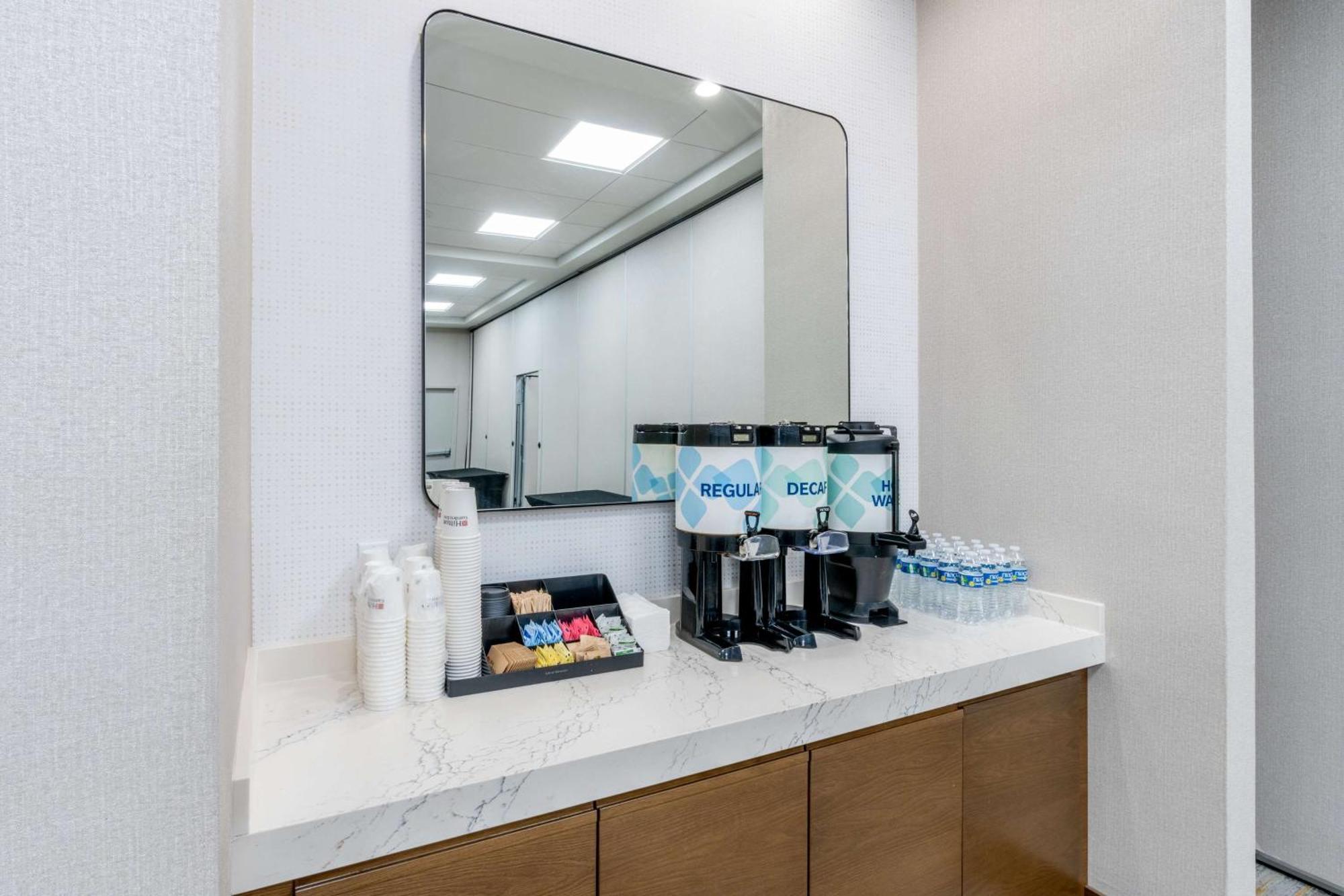 Hilton Garden Inn Albuquerque Uptown Экстерьер фото