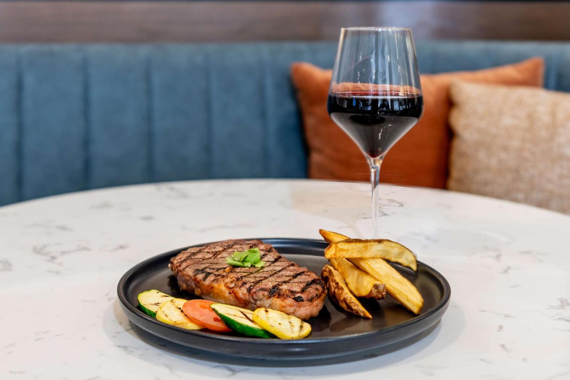 Hilton Garden Inn Albuquerque Uptown Экстерьер фото