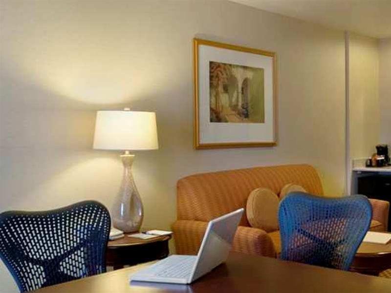 Hilton Garden Inn Albuquerque Uptown Экстерьер фото